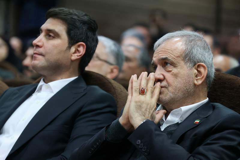 فردی که صرفاً برای مقام در جایگاهی قرار گیرد، نمیتواند به درستی به جامعه خدمت کند فردی که صرفاً برای مقام در جایگاهی قرار گیرد، نمیتواند به درستی به جامعه خدمت کند