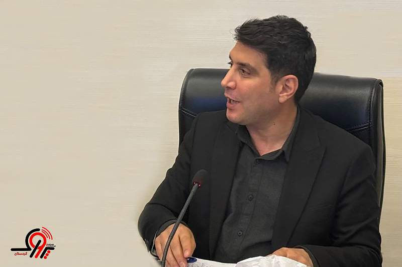 تحدید و تطمیع منتقد، دکترین نخ‌نمای استاندار کردستان و تیم کرمانشاه/بس کن ای دون همت کوته بَنان!